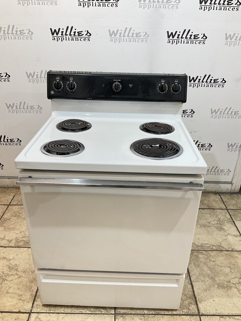 Ge Used Electric Stove 220volts (40/50 AMP) 30inches {no cord} (White/Black) 
