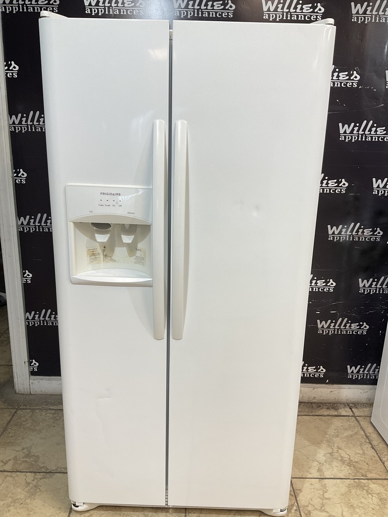 Frigidaire Used Refrigerator Side by Side 33x69 (White) 