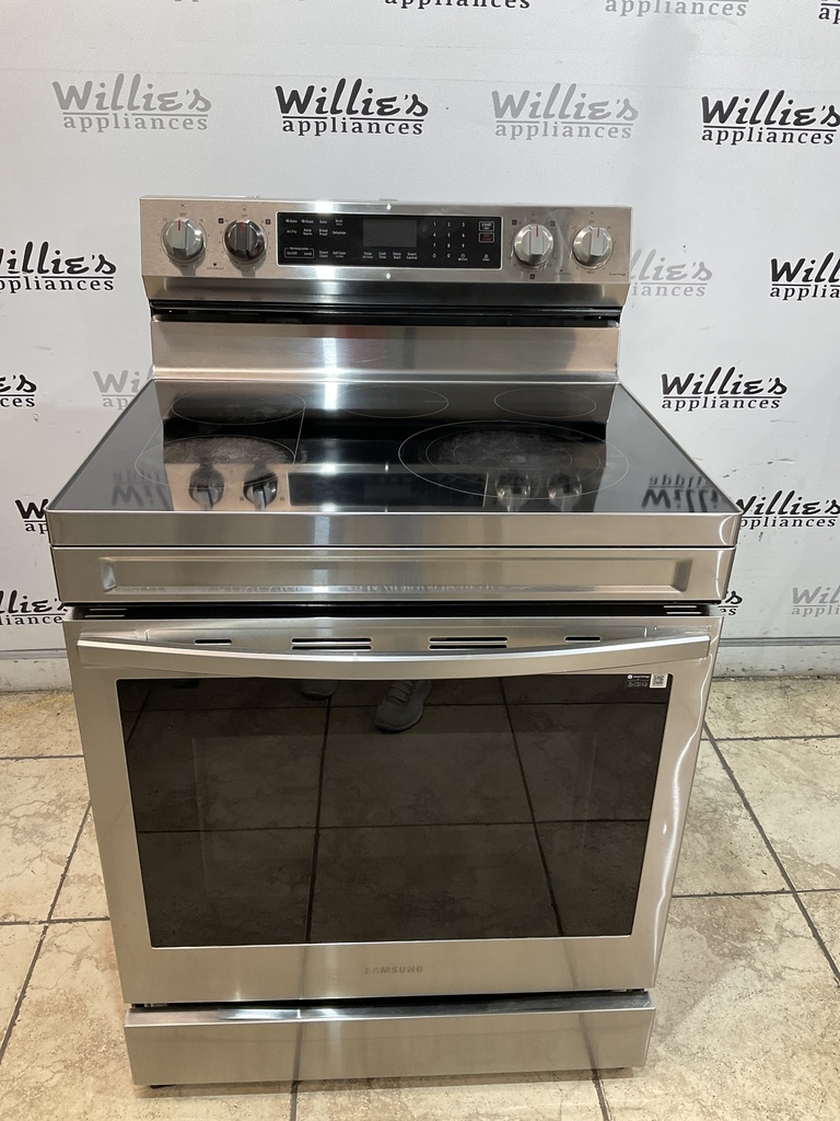 Samsung Used Electric Stove 220volts(40/50 AMP) 30inches  {3 prong} (Stainless steel) 