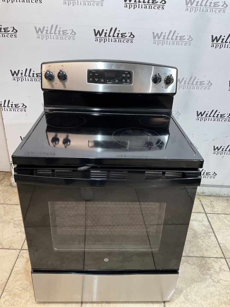 Ge Used Electric Stove 220volts (40/50 AMP) 30inches {3 prong} (Stainless steel) 