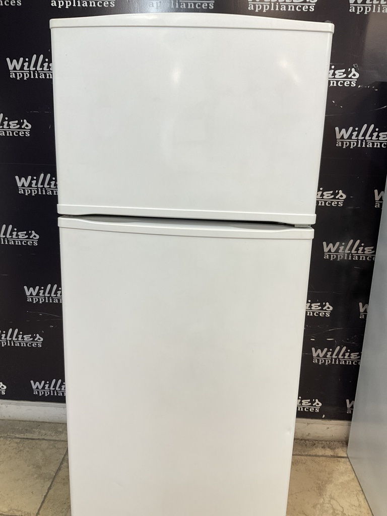 Whirlpool Used Refrigerator Top and Bottom 28x68 (White)