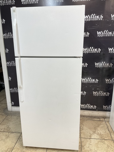 [101137] Ge Used Refrigerator Top and Bottom 28x67 (White) 