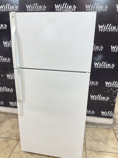 [101306] Ge Used Refrigerator Top and Bottom 28x61 (White) 