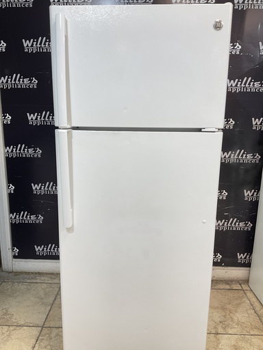 [101440] Ge Used Refrigerator Top and Bottom 28x67 (White) 