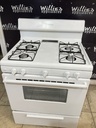 Frigidaire Used Natural Gas Stove 220volts (40/50 AMP) 30inches (White)