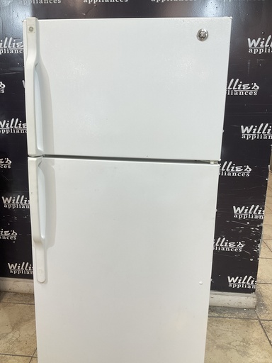 [101538] Ge Used Refrigerator Top and Bottom 28x64 1/2” (White) 