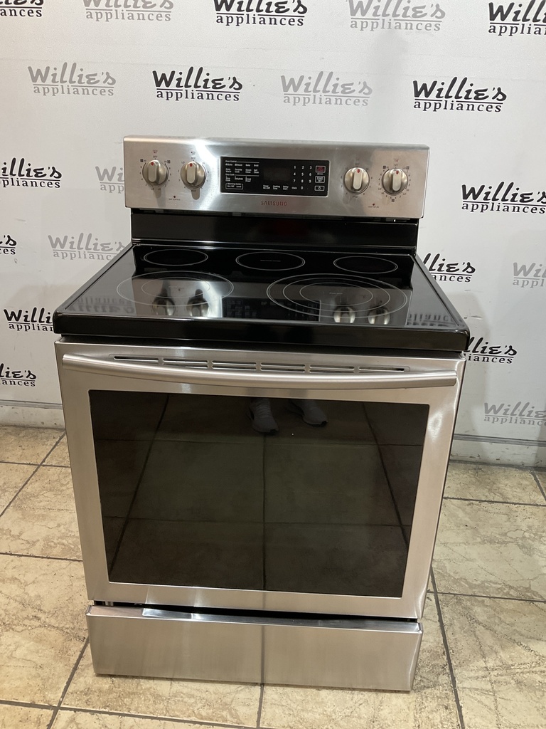 Samsung Used Electric Stove 220volts (40/50 AMP) 30inches {no cord} (Stainless steel) 