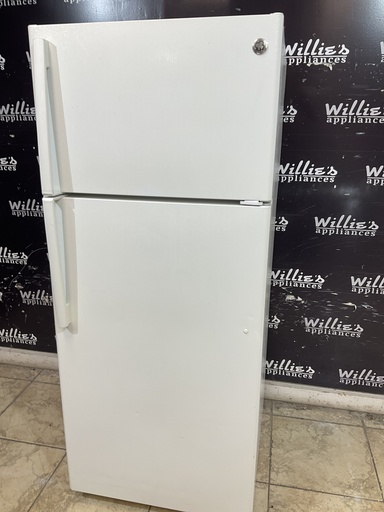 [101573] Ge Used Refrigerator Top and Bottom 28x67 (White) 