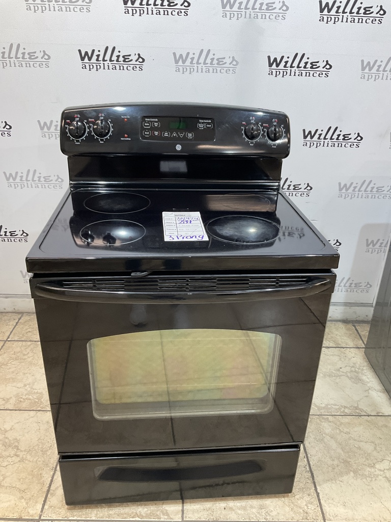 Ge Used Electric Stove 220volts (40/50 AMP) 30inches {3 prong} (Black) 