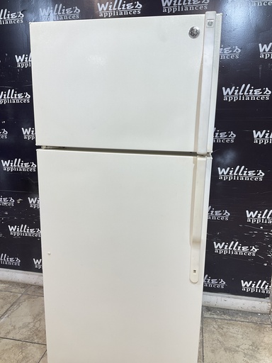 [101844] Ge Used Refrigerator Top and Bottom 28x67 (Bisque) 