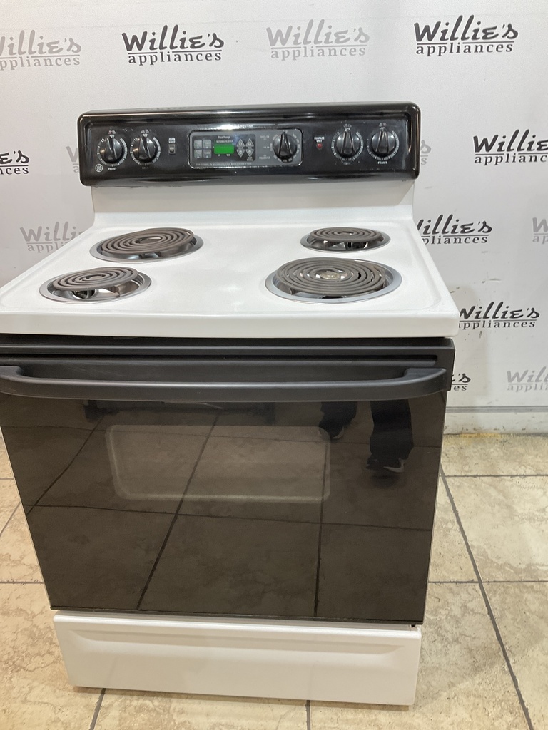 Ge Used Electric Stove 220volts (40/50 AMP) 30inches {no cord} (White/Black) 