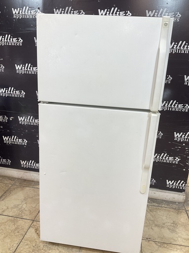 [102047] Ge Used Refrigerator Top and Bottom 28x61 1/2” (White)
