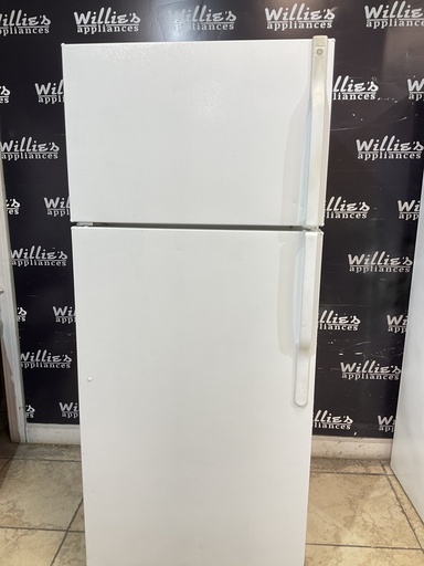 [102069] Ge Used Refrigerator Top and Bottom 28x67 1/2” (White) 