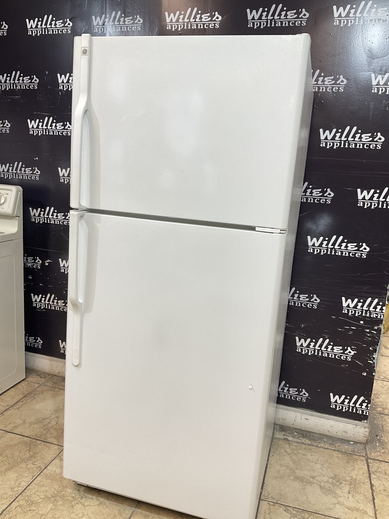 Ge Used Refrigerator Top and Bottom 30x67” (White) 