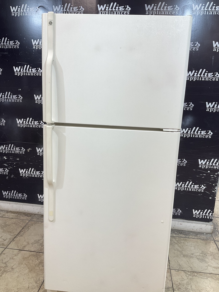 Ge Used Refrigerator Top and Bottom 30x67 (Bisque) 