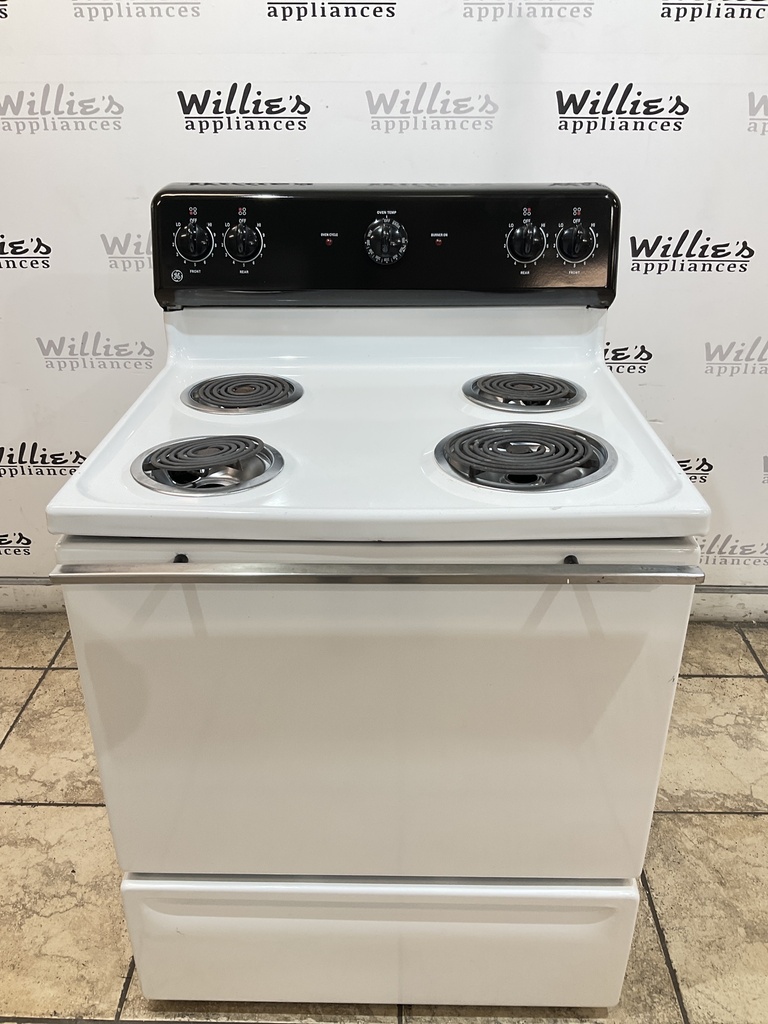Ge Used Electric Stove 220volts (40/50 AMP) 30inches {no cord} (White/Black) 