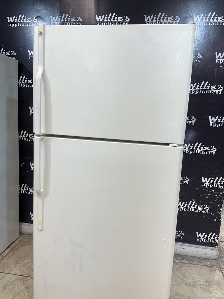 Ge Used Refrigerator Top and Bottom 33x67 (Bisque) 