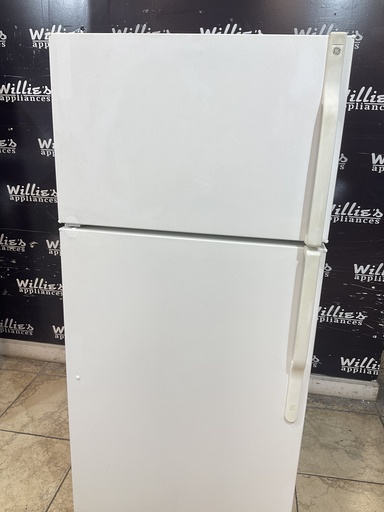[102827] Ge Used Refrigerator Top and Bottom 28x61 1/2” (White) 