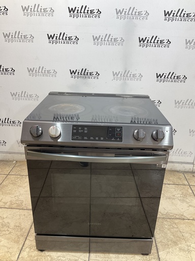 [102891] Samsung Used Electric Stove 220 volts (40/50 AMP) 30inches {no cord} (Black Stainless) 