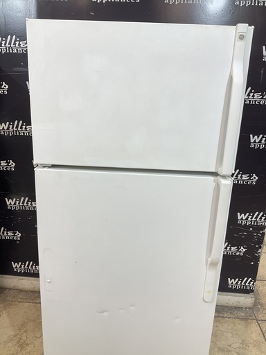 [102936] Ge Used Refrigerator Top and Bottom 28x67 1/2” (White) 
