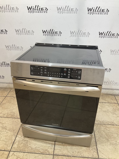 [102990] Frigidaire Used Electric Stove 220volts (40/50 AMP) 30inches {4 prong} (Stainless steel) 