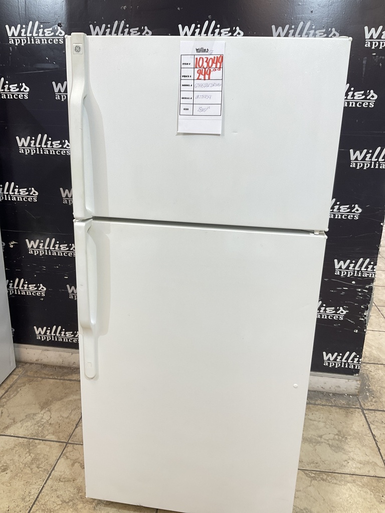 Ge Used Refrigerator Top and Bottom 28x61 1/2” (White) 