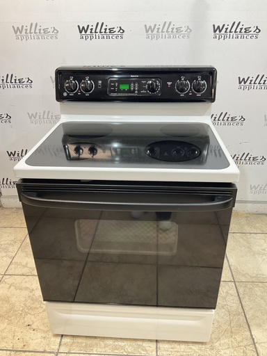 [103115] Ge Used Electric Stove 220volts (40/50 AMP) 30inches {no cord} (white/Black) 