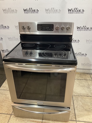 [103070] Frigidaire Used Electric Stove 220volts (40/50 AMP) 30inches {no cord} (Stainless steel) 
