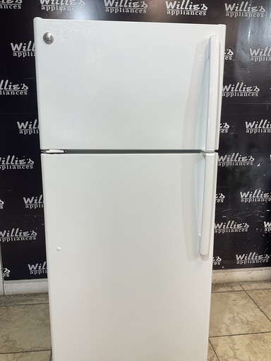 [103450] Ge Used Refrigerator Top and Bottom 28x64 (White) 