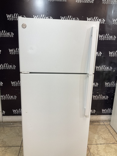 [103561] Ge Used Refrigerator Top and Bottom 28x61 1/2” (White) 
