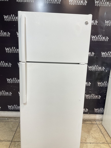 [103571] Ge Used Refrigerator Top and Bottom 28x64 1/2” (White)