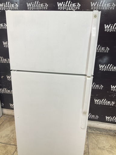[103668] Ge Used Refrigerator Top and Bottom 28x61 1/2” (White) 