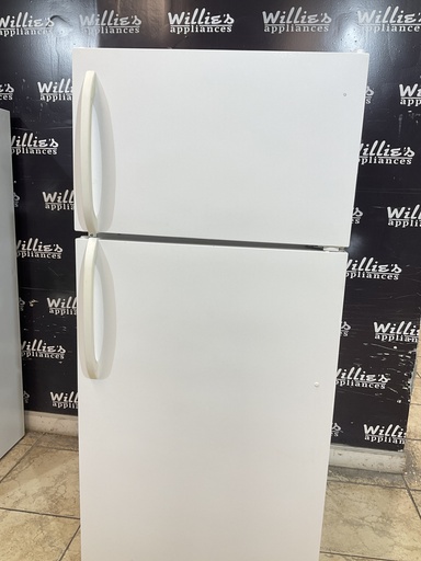 [103905] Frigidaire Used Refrigerator Top and Bottom 30x66 (White) 