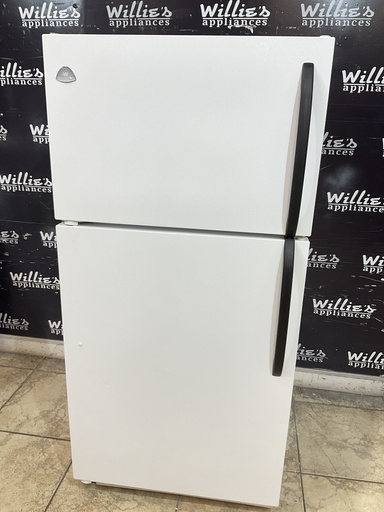 [103925] White Westinghouse Used Refrigerator Top and Bottom 28x60 (White) 
