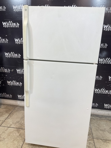 [103939] Ge Used Refrigerator Top and Bottom 28x62 ( White) 