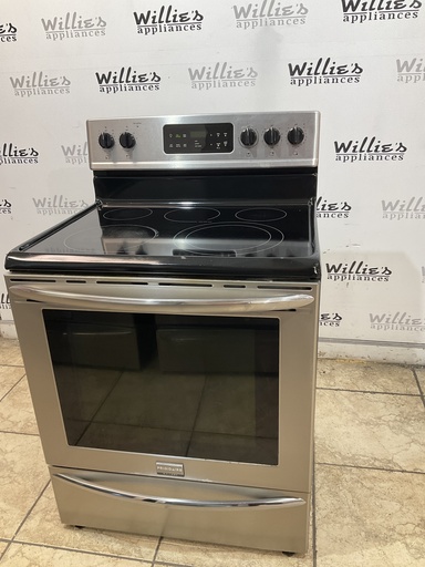 [103964] Frigidaire Used Electric Stove 220volts (40/50 AMP) 30inches {3 prong} (Stainless steel) 