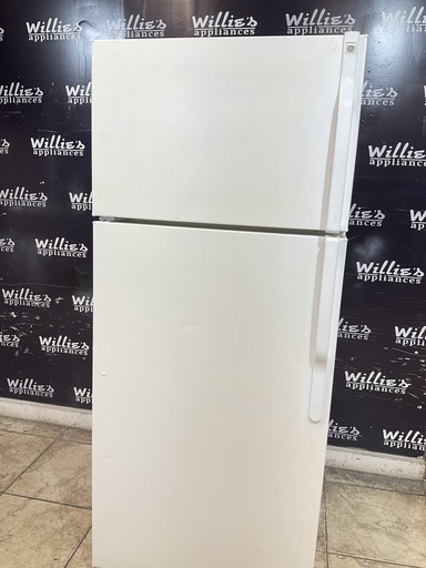 [104003] Ge Used Refrigerator Top and Bottom 28x67 (White) 