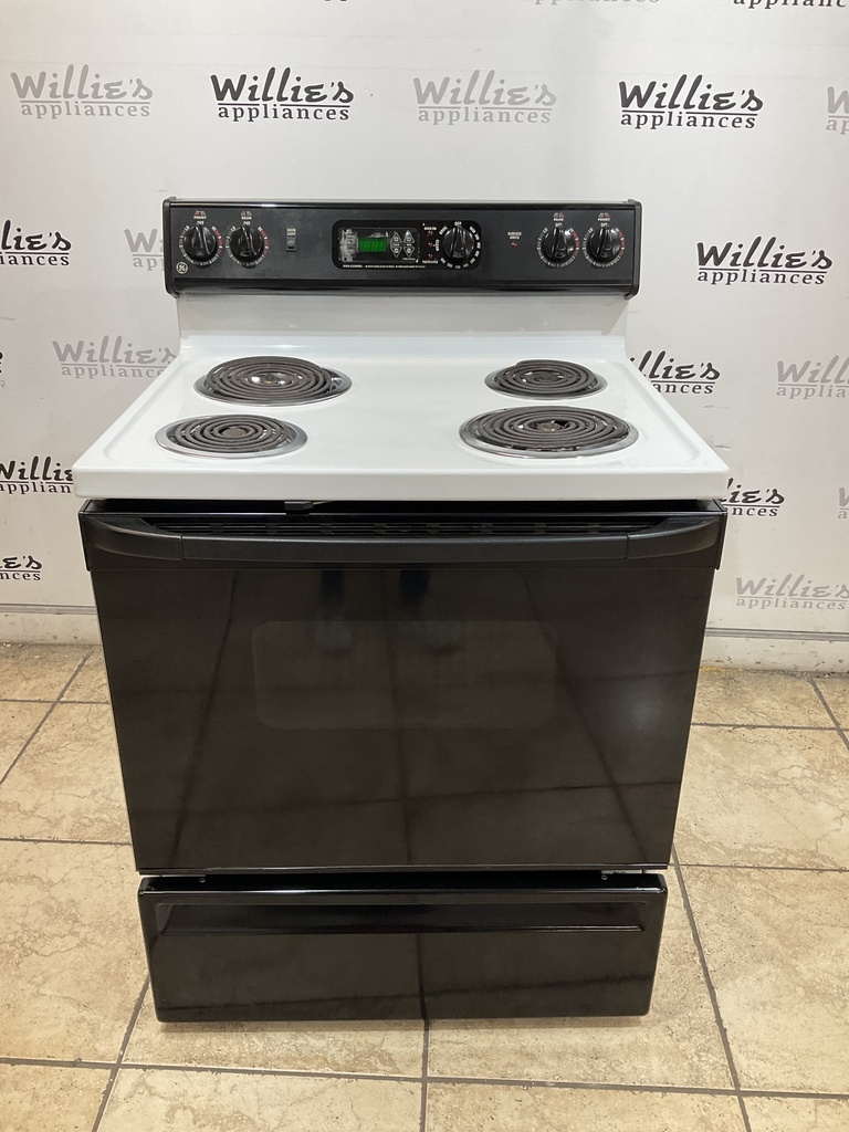 Ge Used Electric Stove 220volts (40/50 AMP) 30inches {4 prong} (White/Black)