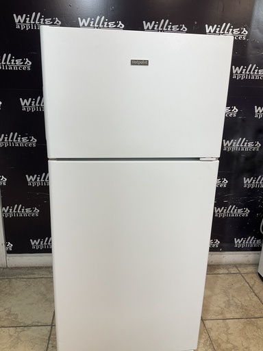 [104100] Hotpoint Used Refrigerator Top and Bottom 28x61 1/2” 