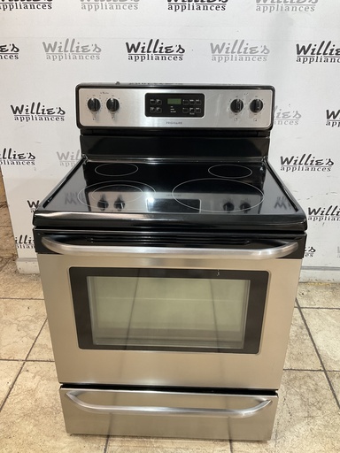 [104112] Frigidaire Used Electric Stove 220volts (40/50 AMP) 30inches {no cord} (Stainless steel) 