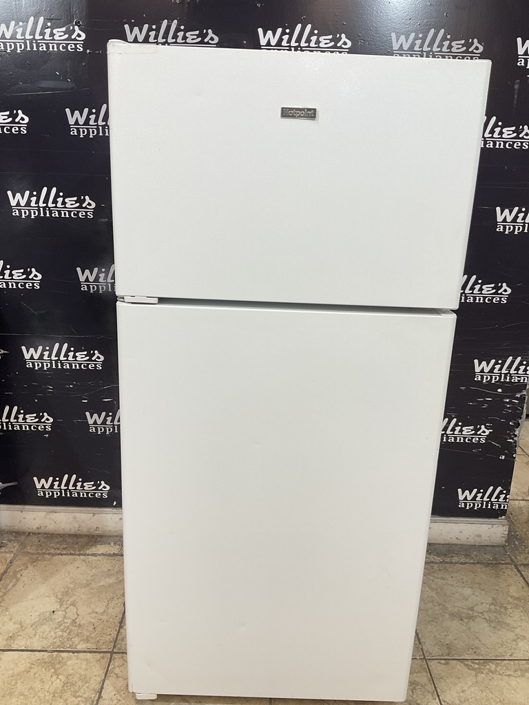 Hotpoint Used Refrigerator Top and Bottom 28x61 1/2” (White) 