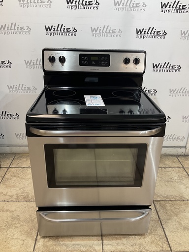 [104403] Frigidaire Used Electric Stove 220volts (40/50 AMP) 30inches {no cord} (Stainless steel) 