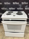 Ge Used Electric Stove 220volts (40/50 AMP) 30inches {4 prong} (White) 