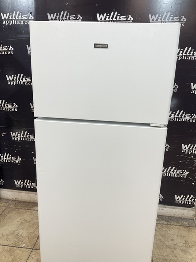 [104603] Hotpoint Used Refrigerator Top and Bottom 28x61 1/2” (White) 