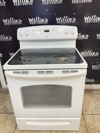 [104614] Ge Used Electric Stove 220volts (40/50 AMP) 30inches {no cord} (white) 