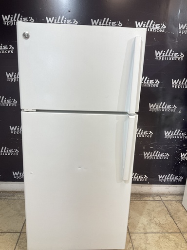 [104691] Ge Used Refrigerator Top and Bottom 28x61 1/2” (White) 
