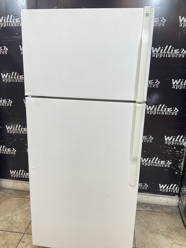 [104793] Ge Used Refrigerator Top and Bottom 28x64 1/2” (White) 