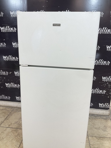 [104874] Hotpoint Used Refrigerator Top and Bottom 28x61 1/2” (White) 