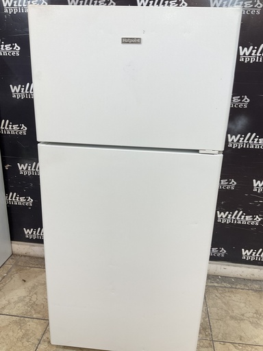 [104896] Hotpoint Used Refrigerator Top and Bottom 28x61 1/2” (White) 