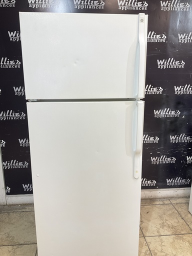 [104907] Ge Used Refrigerator Top and Bottom 28x67 1/2” (White) 